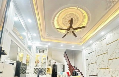 Nhà Đẹp Thái Thịnh, Đống Đa 33m, 5 tầng, mt 4,4m, giá 9.2 tỷ