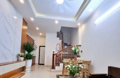  NHÀ ĐẸP, NGÕ NÔNG – GẦN Ô TÔ – FULL NỘI THẤT– AN NINH TUYỆT ĐỐI– HÀNG XÓM GARDEN CITY THẠCH BÀN