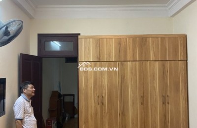 Cho thuê nhà nguyên căn Phố Vạn Phúc, Ba Đình. Vừa ở vừa kinh doanh. Chỉ 10tr