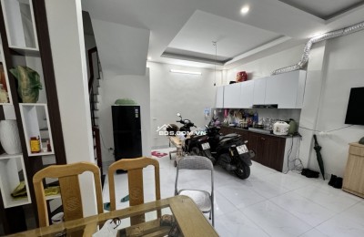  NHÀ MỚI ĐẸP – GẦN HỒ – NGÕ THÔNG – TIỆN ÍCH NGẬP TRÀN – Ở NGAY - CỰ KHỐI LONG BIÊN