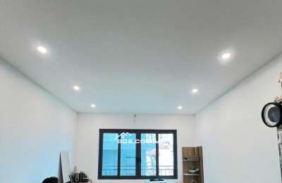 NGÕ THÔNG Ô TÔ - NHÀ MỚI ĐẸP - THOÁNG SÁNG - FULL NỘI THẤT - SỔ VUÔNG NHƯ TỜ A4
