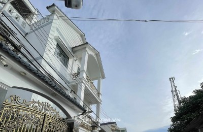 Bán 170m full thổ cư đối diện Dinh Cậu, sẵn dòng tiền cho thuê, giá ngộp bank
