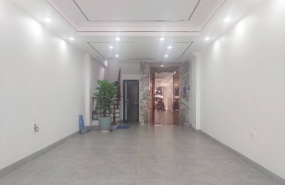 Bán căn nhà hoa hậu phố trạm