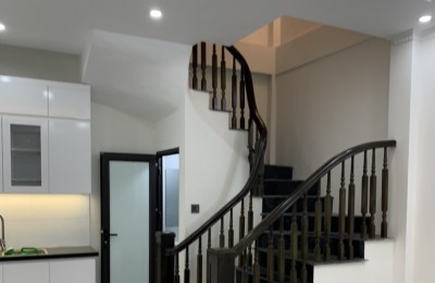 NHÀ MỚI KOONG_ SỔ HOA HẬU _NỘI THẤT ĐẸP_CHỈ XÁCH VA LY VỀ Ở