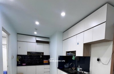 Căn 55m2, mới sơn sửa, ngay mặt tiền Phạm Văn Chiêu!