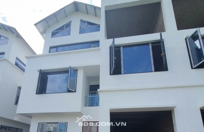 Bán biệt thự Vạn Xuân có sổ đỏ, hàng xóm Ciputra - DT 180m2 MT 12m 3 tầng 1 hầm - Giá đầu tư 38 tỷ