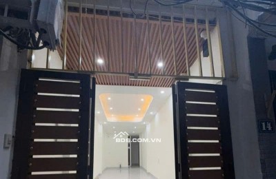 Nhà Trích Sài, 6 tầng thang máy, diện tích 43m, mặt. tiền 3m thoáng đẹp.