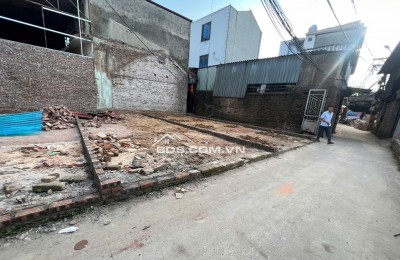Cắt lỗ lô duy nhất diện tích 244 m mặt tiền 10 m đất vuông  giá chỉ 20 tr 1 m2  Đường xe ô tô đỗ cửa Phù Khê Thượng  Đất nằm trong khu dân cư đông đúc