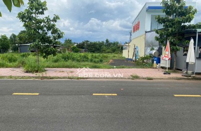 300tr/200m2 mặt tiền nhựa 8m , ngay chợ Tân Phước , cách DT 753 chỉ 50m