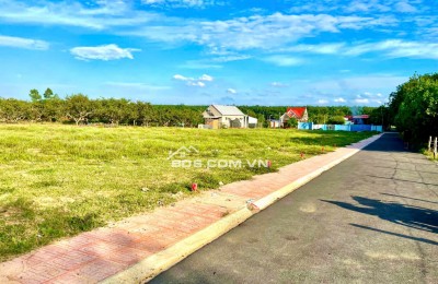  Bán lô đất 100m² cách sân bay Long Thành 1km  – Gần chợ, gần siêu thị, sẵn sổ, chỉ 1,5 tỷ!