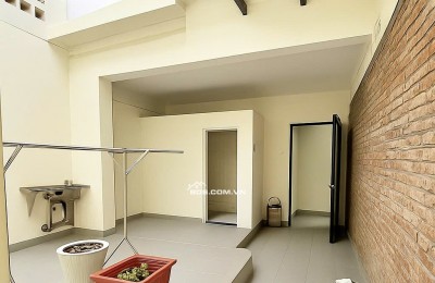 20 Triệu: NGUYÊN CĂN MẶT TIỀN QUẬN 1, CHỢ BẾN THÀNH, NHÀ MỚI 3 TẦNG 3 PHÒNG CÓ NỘI THẤT. 0933910039