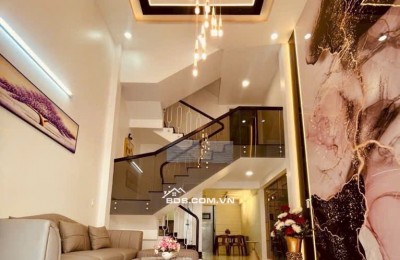 NHÀ ĐẸP GẦN QUẬN 7-5 TẦNG – HẺM XE HƠI – FULL NỘI THẤT CAO CẤP