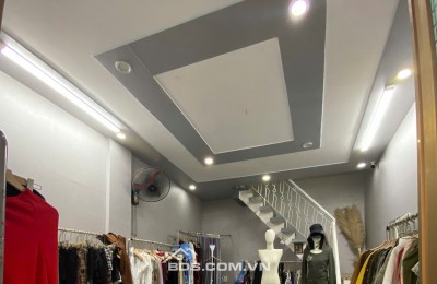 BÁN TIỆM QUẦN ÁO MẶT NGÕ HAI BÀ TRƯNG ( CÁT DÀI)