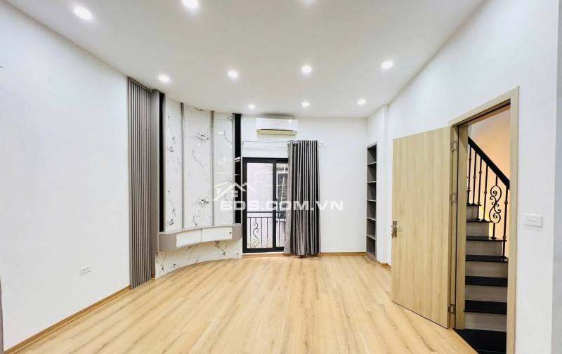 Nhà Đẹp Ngõ Hoà Bình 7, Hai Bà Trưng 33m, 5 tầng, mt 4.7m, giá 8.2 Tỷ.