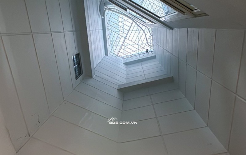 Nhà Hoàng Ngân - Oto Ngủ Trong Nhà - Sát Phố - Ngõ Thông Kinh Doanh - 2 Mặt Thoáng
