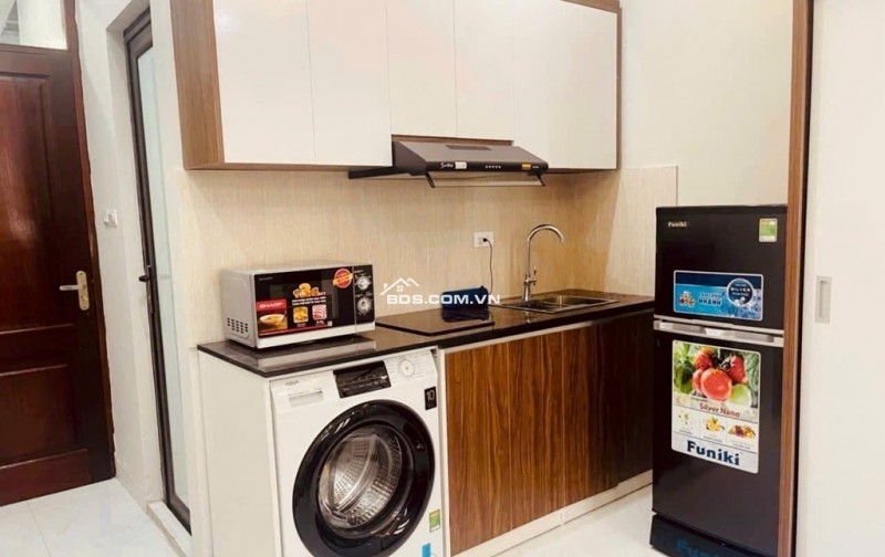 Bán căn CCMN 60m, 10 phòng khép kín full đồ, thang máy êm ru, dòng tiền ổn định, vài bước ra phố, khu Bách -  Kinh - Xây