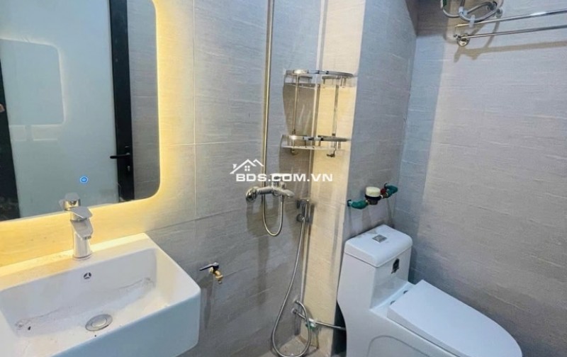 Bán căn CCMN 60m, 10 phòng khép kín full đồ, thang máy êm ru, dòng tiền ổn định, vài bước ra phố, khu Bách -  Kinh - Xây
