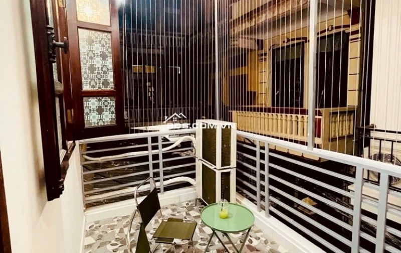 Bán căn CCMN 60m, 10 phòng khép kín full đồ, thang máy êm ru, dòng tiền ổn định, vài bước ra phố, khu Bách -  Kinh - Xây