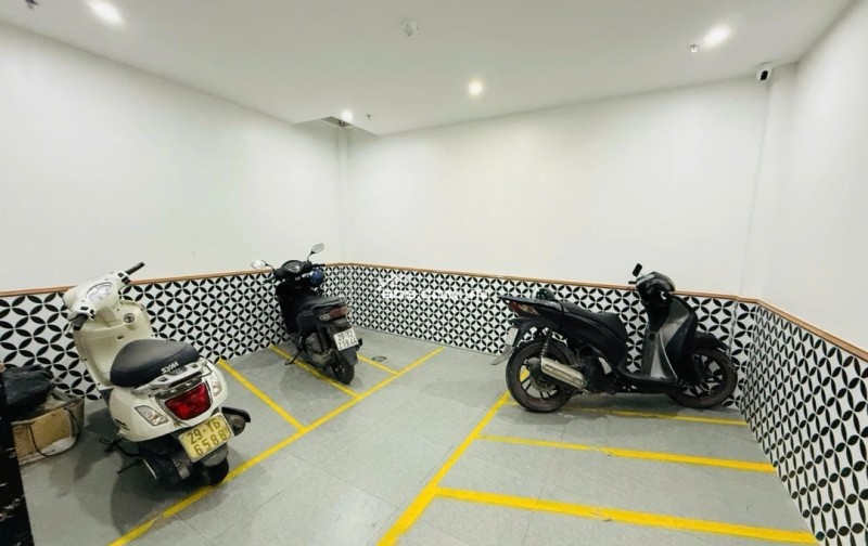SIÊU PHẨM - TT MỄ TRÌ - TOÀ CĂN HỘ DỊCH VỤ XÂY MỚI - THANG MÁY - DOANH THU 70TR/THÁNG - 46M2 x 7TẦNG - 12 PHÒNG KHÉP KÍN. SÁT PHỐ - OTO ĐỖ CỔNG