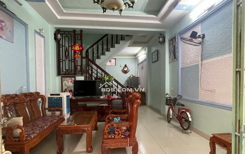 BÁN NHÀ ĐẸP 1.95 TỶ 3 TẦNG 45M2 ( ĐÔNG NAM ) NGÕ LÊ HỒNG PHONG