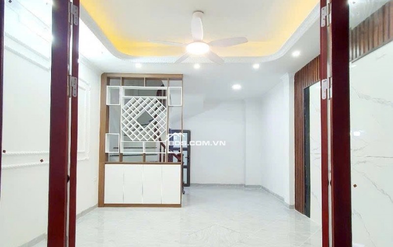 NHÀ ĐẸP MỚI TINH . Cổ Nhuế - Bắc Từ Liêm 35m 6 tầng mặt tiền 4,3m 7,25 tỷ 
sổ đỏ vuông vắn cất két .