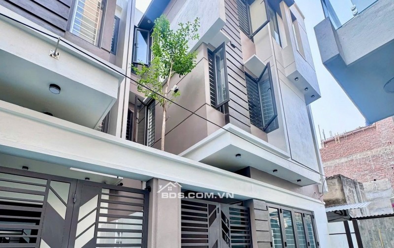 BÁN NHÀ SIÊU ĐẸP 2.59 TỶ 3 TẦNG 50M2 ( HƯỚNG ĐÔNG ) NGÕ TRƯỜNG CHINH