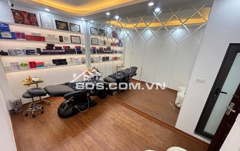 Nhà Đẹp Gần Phố, Giáp Bát, Hoàng Mai 19/25m, 6 tầng, giá 5.9 tỷ.