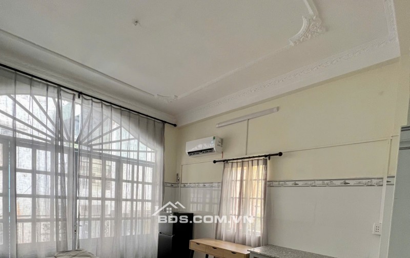 Cho thuê căn hộ full nội thất vị trí đẹp ngay Lý Chính Thắng Q3