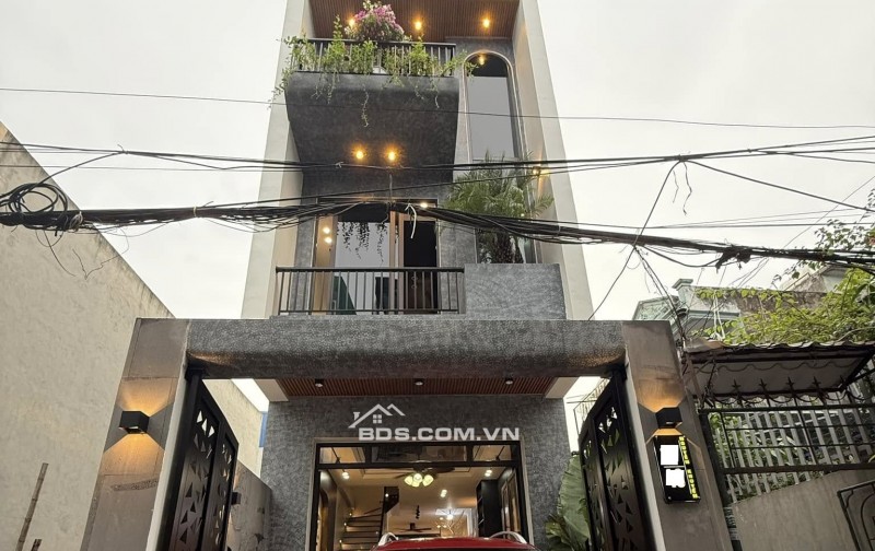 BÁN NHÀ SIÊU ĐẸP 2.99 TỶ 3 TẦNG 60M2 Ô TÔ ĐỖ CỬA NGÕ GIẢI PHÓNG