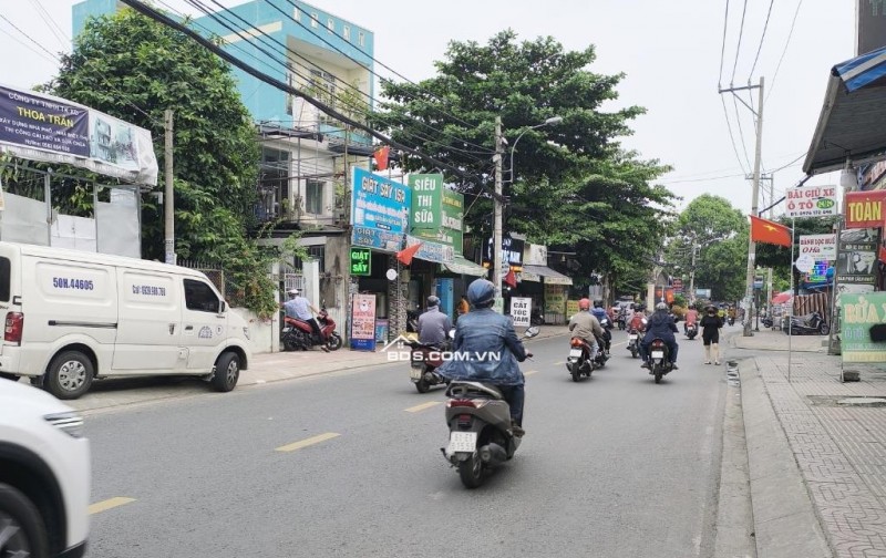 BÁN GẤP CHỈ NHỈNH 4 TỶ, NHÀ C4, NGANG 11M, VUÔNG VỨC, HXH, 30M RA MT,
