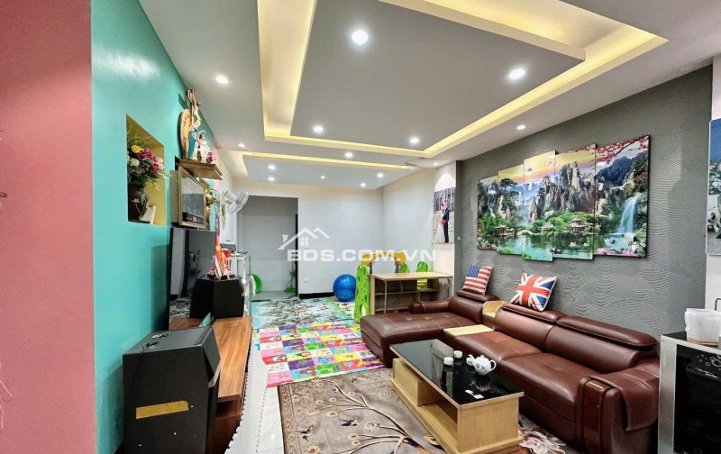 Hiếm ! Nhỉnh 9 Tỷ - 56m, 5 Tầng - Gần Phố - Ở Ngay - Khương Trung, Quận Thanh Xuân.