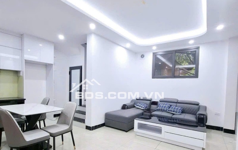 Chỉ 8.2 Tỷ - 38m, 5 Tầng - Gần Phố - Full Nội Thất - Tô Vĩnh Diện, Thanh Xuân.