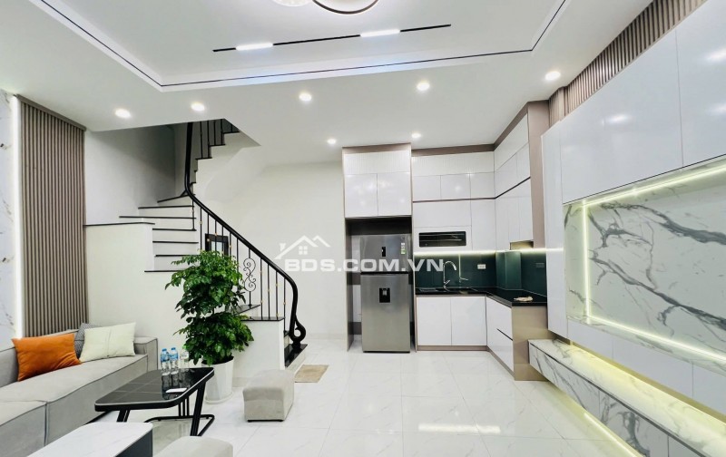 Nhà Đẹp Ngõ Hoà Bình 7, Hai Bà Trưng 33m, 5 tầng, mt 4.7m, giá 8.2 Tỷ.