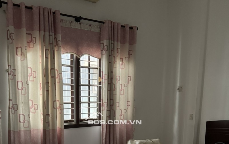 + Sơn Trà, Bán dãy nhà trọ 2 mặt tiền đường 10,5m và 7,5m, gần trường PTTH Tôn Thất Tùng.