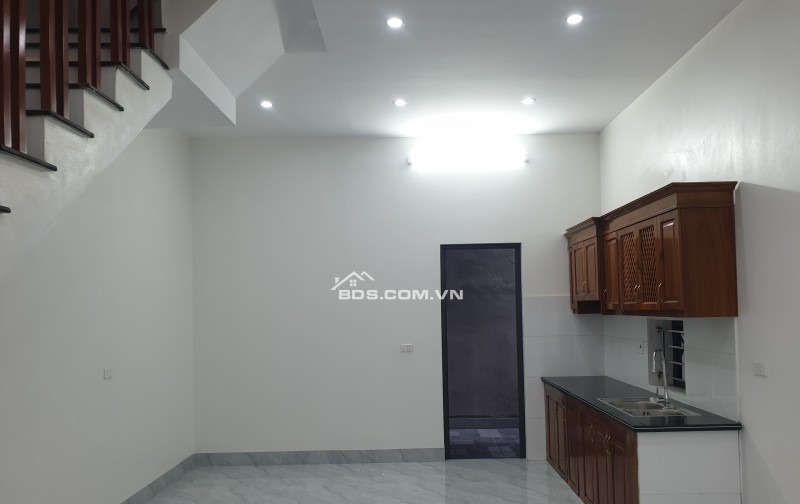 BÁN NHÀ ĐẸP 2.8 TỶ 3 TẦNG 84M2 ( ĐÔNG NAM ) NGÕ HÙNG VƯƠNG
