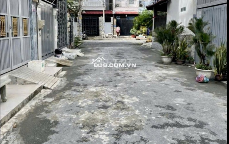 Bán nhà 1 trệt 2 lầu 1 ST hẻm xe hơi Lê Văn Lương, Xã Nhơn Đức Nhà Bè