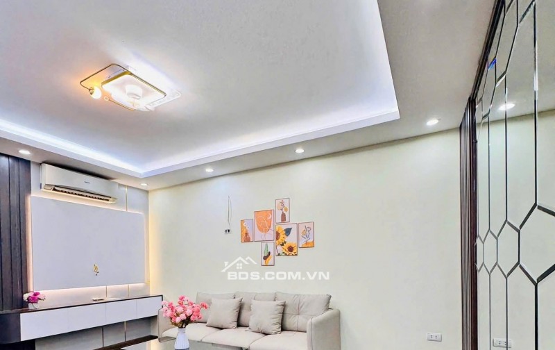 Nhà Đẹp Ô TÔ ĐỖ CỬA Hồng Mai, Hai Bà Trưng 70m, giá 3.85 tỷ.