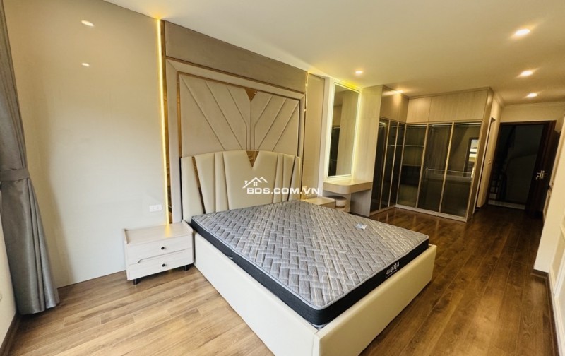  NHÀ MỚI – FULL NỘI THẤT – THANG MÁY – Ô TÔ 7 CHỖ VÀO NHÀ – TRUNG TÂM THẠCH BÀN 