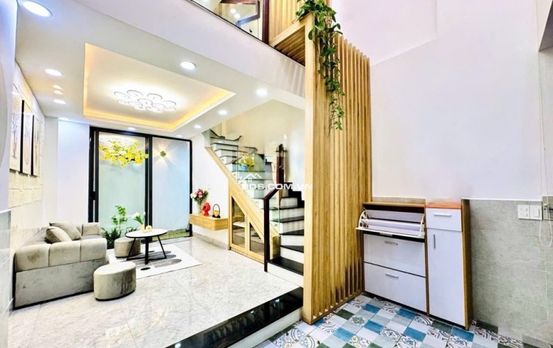 Nhà mới xây gần Huỳnh Văn Bánh Phú Nhuận 5 tầng 3m8 x 7m5 nhỉnh 6t