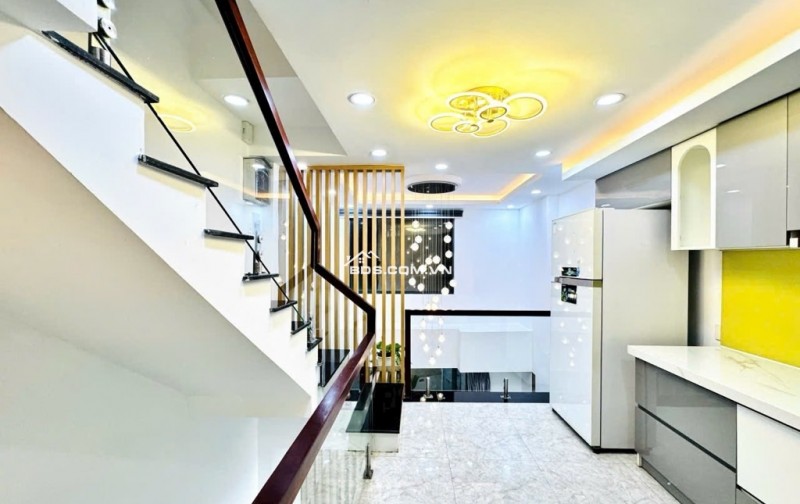 Nhà mới xây gần Huỳnh Văn Bánh Phú Nhuận 5 tầng 3m8 x 7m5 nhỉnh 6t