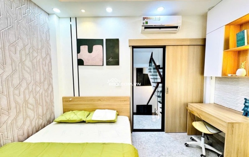Nhà mới xây gần Huỳnh Văn Bánh Phú Nhuận 5 tầng 3m8 x 7m5 nhỉnh 6t