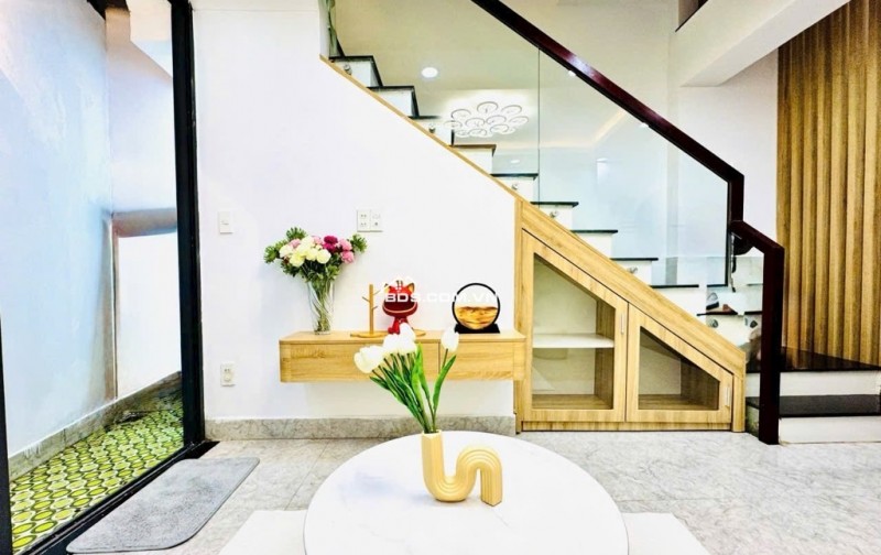 Nhà mới xây gần Huỳnh Văn Bánh Phú Nhuận 5 tầng 3m8 x 7m5 nhỉnh 6t
