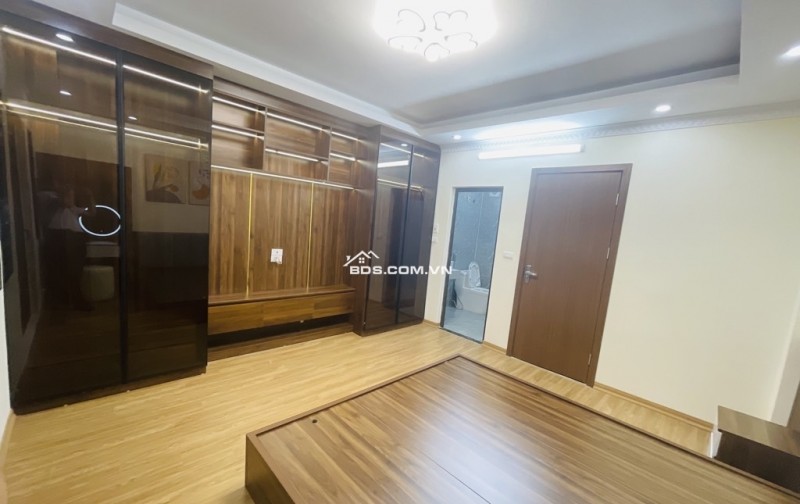 KÍNH  KOONG - GẦN PHỐ - FULL NỘI THẤT -  TIỆN ÍCH NGẬP TRÀN – THẠCH BÀN LONG BIÊN