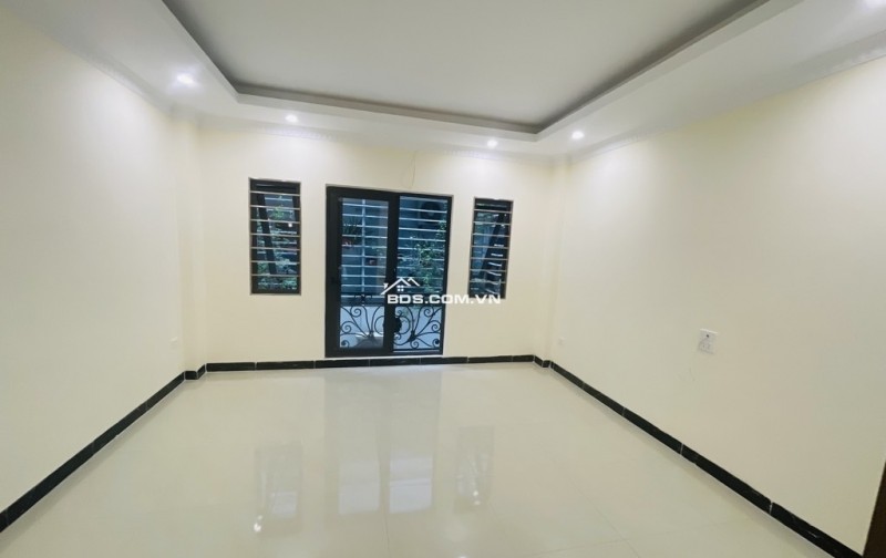 KÍNH  KOONG - GẦN PHỐ - FULL NỘI THẤT -  TIỆN ÍCH NGẬP TRÀN – THẠCH BÀN LONG BIÊN