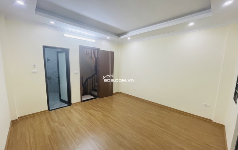 KÍNH  KOONG - GẦN PHỐ - FULL NỘI THẤT -  TIỆN ÍCH NGẬP TRÀN – THẠCH BÀN LONG BIÊN