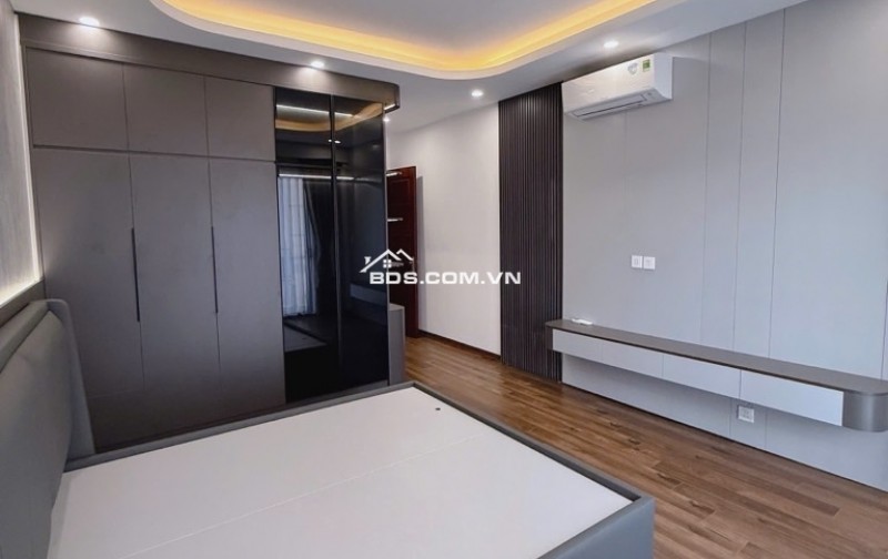Bán nhà Ngọc Thuỵ Long Biên oto đỗ cổng thông- Nhỉnh 6 tỷ( TL)