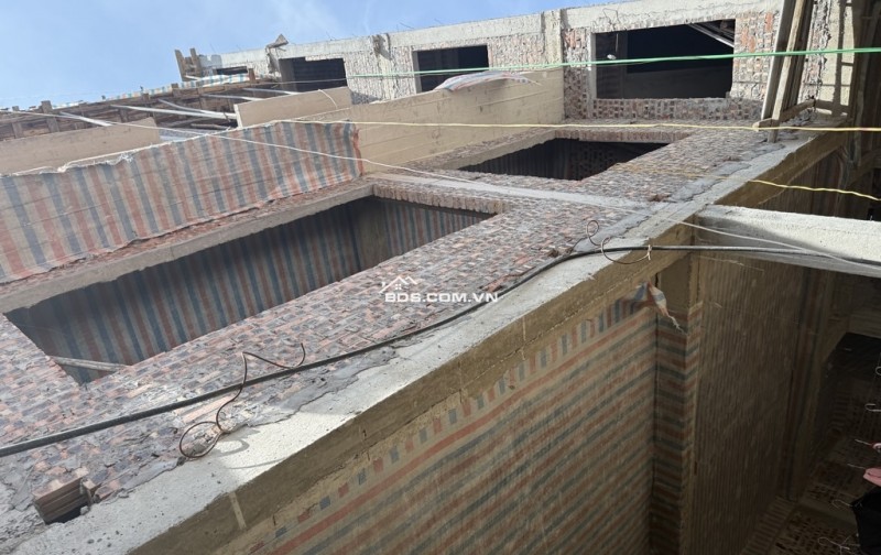 GIÁ SỐC NHÀ MỚI - THANG MÁY - GẦN PHỐ SÀI ĐỒNG - 68.6 m2 X 5 TẦNG – CHƯA ĐẾN 143 TRIỆU/M2  