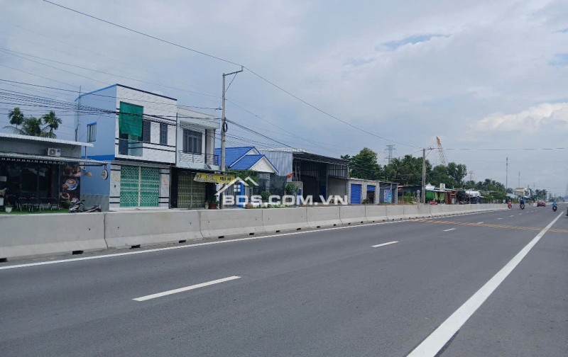 Bán 1000m2 có 180m2 thổ cư đất đường dẫn Cầu Rạch Miễu 2 Tiền Giang.