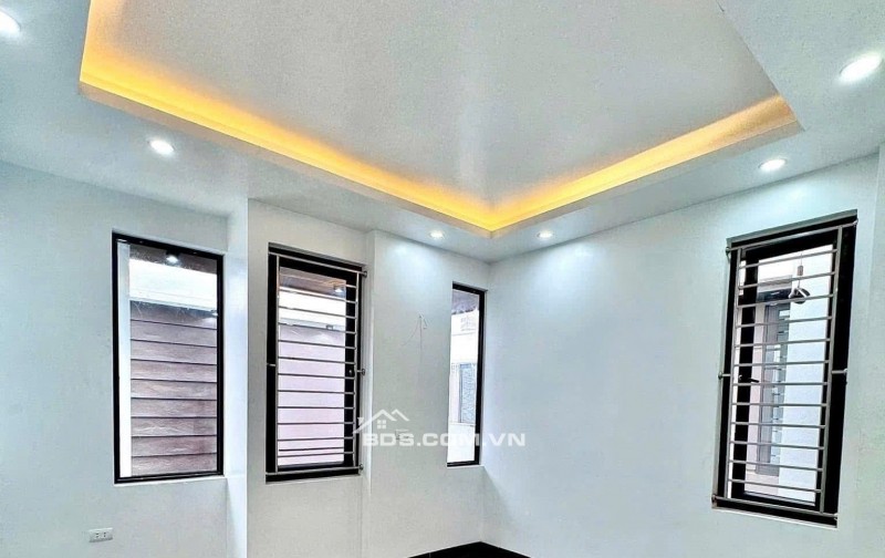 BÁN NHÀ SIÊU ĐẸP 2.59 TỶ 3 TẦNG 50M2 ( HƯỚNG ĐÔNG ) NGÕ TRƯỜNG CHINH