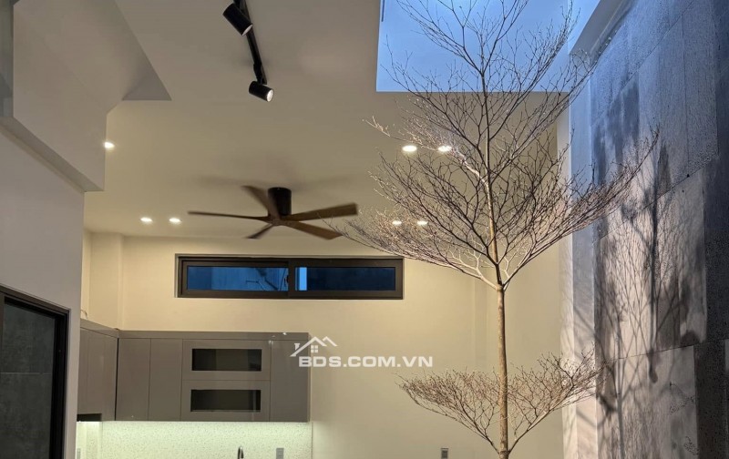 BÁN NHÀ SIÊU ĐẸP 2.99 TỶ 3 TẦNG 60M2 Ô TÔ ĐỖ CỬA NGÕ GIẢI PHÓNG